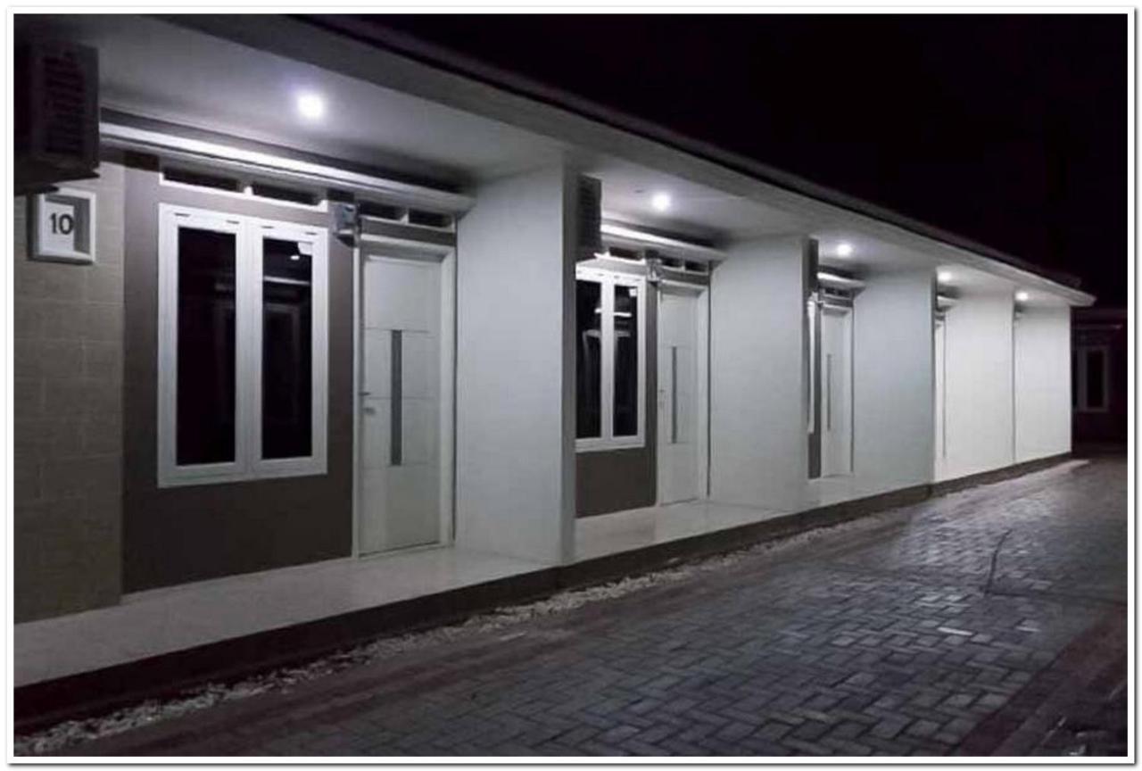 Syukur Guesthouse Syariah Near Exit Toll Cikopo Redpartner Cikampek Екстериор снимка